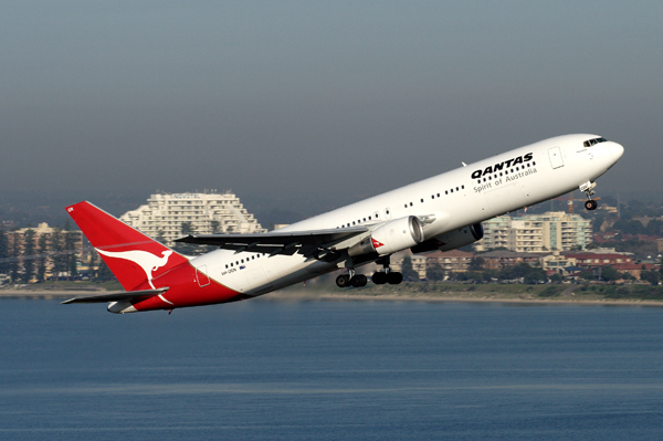 QANTAS BOEING 767 300 SYD RF IMG_9662.jpg