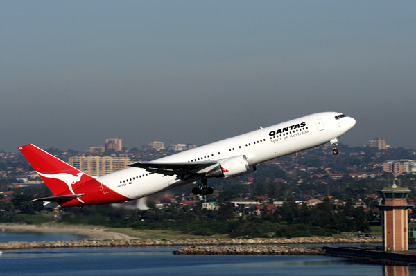 QANTAS BOEING 767 300 SYD RF IMG_9704.jpg