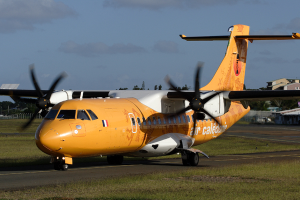 AIR CALEDONIE ATR42 GEA RF IMG_0251.jpg