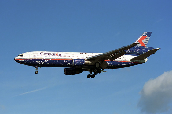 CANADIAN DC10 LHR RF 1077 4.jpg