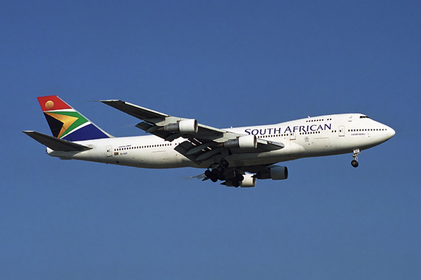 SOUTH AFRICAN BOEING 747 200 JNB RF 1664 34.jpg