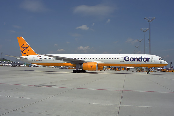 CONDOR BOEING 757 300 MUC RF 1553 30.jpg