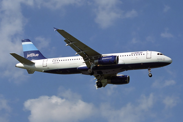 JET BLUE AIRBUS A320 JFK RF 1630 25.jpg