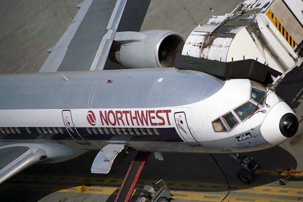 NORTHWEST BOEING 757 200 YYZ RF 542 19.jpg