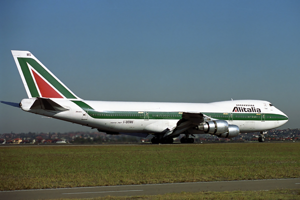 ALITALIA BOEING 747 200 SYD RF 390 6.jpg