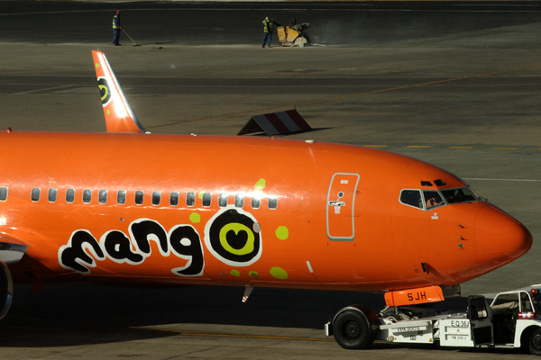 MANGO BOEING 737 800 JNB RF IMG_0592.jpg