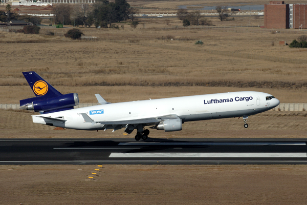 LUFTHANSA CARGO MD11 JNB RF IMG_1016.jpg