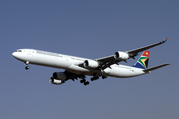 SOUTH AFRICAN AIRBUS A340 600 JNB RF IMG 1496.jpg