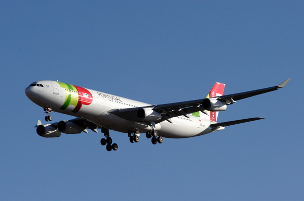 TAP AIR PORTUGAL AIRBUS A340 300 JNB RF IMG_1426.jpg