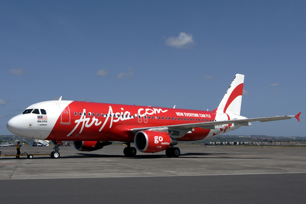 AIR ASIA AIRBUS A320 DPS RF IMG_1751.jpg