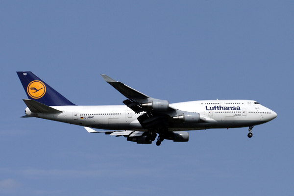 LUFTHANSA BOEING 747 400 SIN RF IMG_2195.jpg