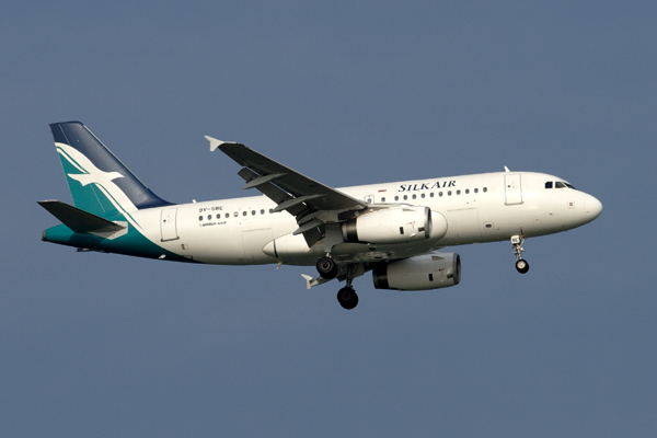 SILK AIR AIRBUS A319 SIN RF IMG_2316.jpg