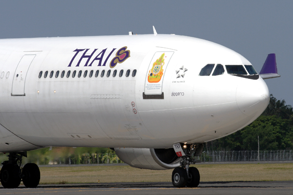 THAI AIRBUS A330 300 DPS RF IMG_2023.jpg