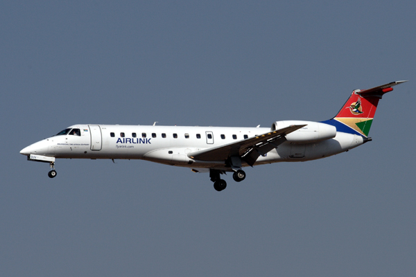 AIRLINK EMBRAER 135 JNB RF IMG_0844.jpg