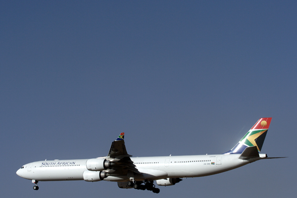 SOUTH AFRICAN AIRBUS A340 600 JNB RF IMG_1498.jpg