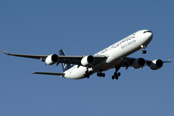 SOUTH AFRICAN AIRBUS A340 600 JNB RF IMG_1722.jpg