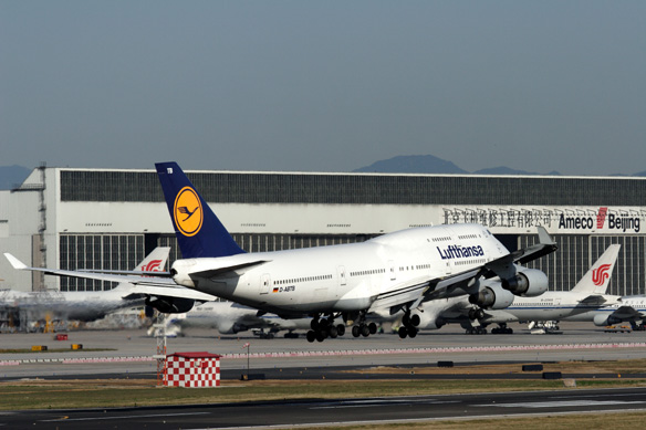 LUFTHANSA BOEING 747 400 BJS RF IMG_4057.jpg