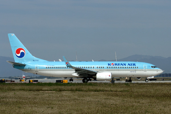 KOREAN AIR BOEING 737 800 BJS RF IMG_4210.jpg