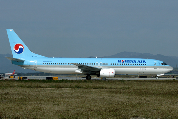 KOREAN AIR BOEING 737 900 BJS RF IMG_4243.jpg