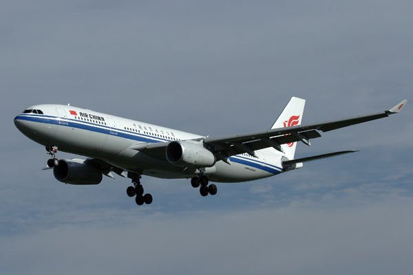 AIR CHINA AIRBUS A330 200 BJS RF NIMG_3997.jpg