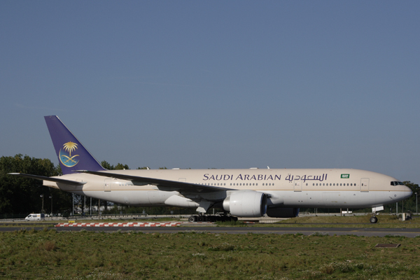 SAUDI ARABIAN BOEING 777 200 CDG RF IMG_2490.jpg