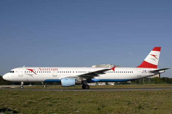 AUSTRIAN AIRBUS A321 CDG RF IMG_2473.jpg