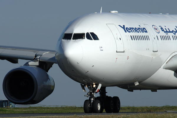 YEMENIA AIRBUS A330 200 CDG RF IMG_3053.jpg