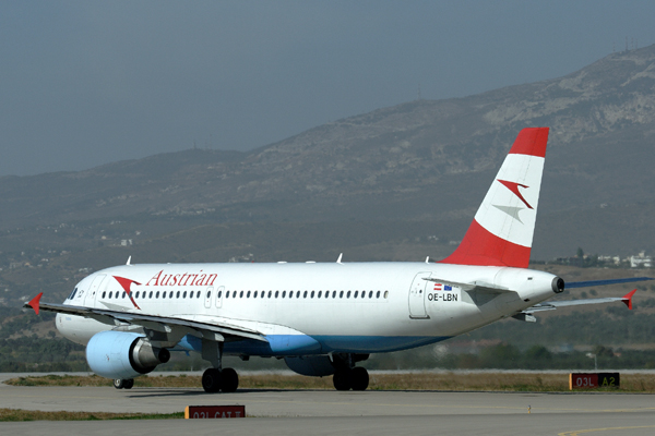 AUSTRIAN AIRBUS A320 ATH RF IMG_3781.jpg