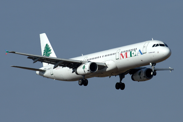 MEA AIRBUS A321 ATH RF IMG_3725.jpg