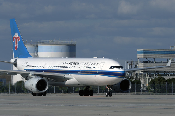 CHINA SOUTHERN AIRBUS A330 200 KIX RF IMG_5266.jpg