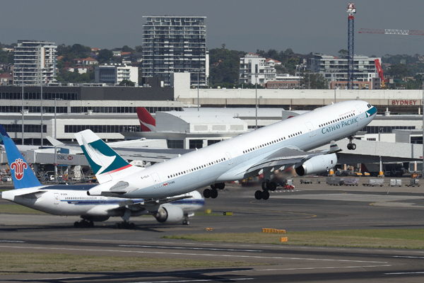 CATHAY PACIFIC AIRBUS A330 300 SYD RF IMG_5046.jpg