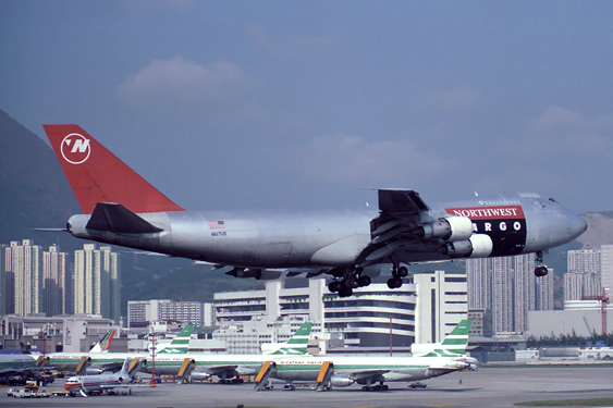 NORTHWEST CARGO BOEING 747F HKG RF 677 15.jpg