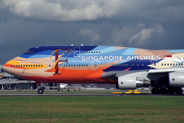 SINGAPORE AIRLINES BOEING 747 400 SIN RF 1413 19.jpg