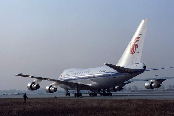 AIR CHINA BOEING 747SP BJS RF OCT92 598 16.jpg