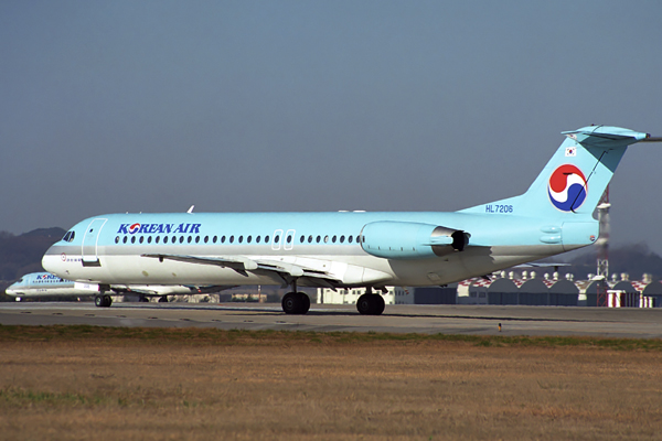 KOREAN AIR FOKKER 100 GMP RF 1438 29.jpg