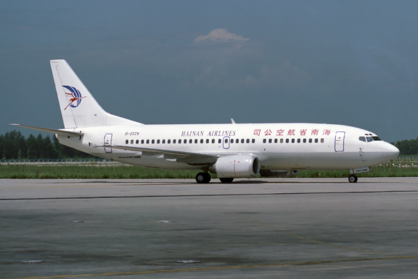 HAINAN AIRLINES BOEING 737 300 BJS RF 681 36.jpg