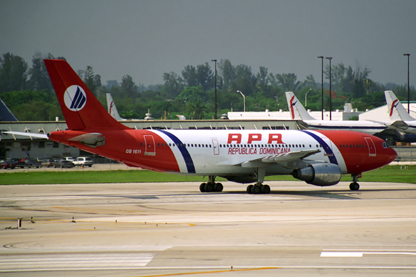 APA AIRBUS A300 MIA RF 901 5.jpg