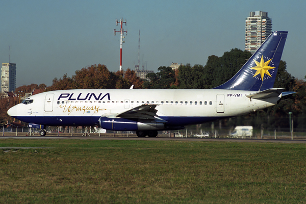 PLUNA URUGUAY BOEING 737 200 AEP RF 1370 1.jpg