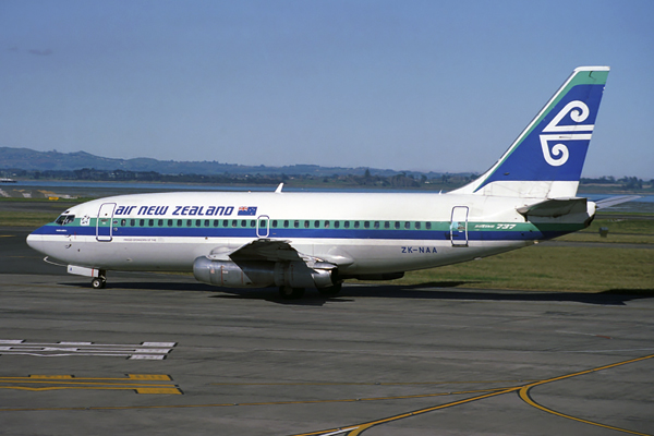 AIR NEW ZEALAND BOEING 737 200 AKL RF 1368 1.jpg