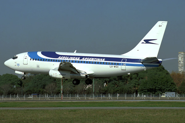 AEROLINEAS ARGENTINAS BOEING 737 200 AEP RF 1372 23.jpg