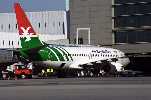 AIR SEYCHELLES BOEING 737 700 JNB RF 1721 15.jpg