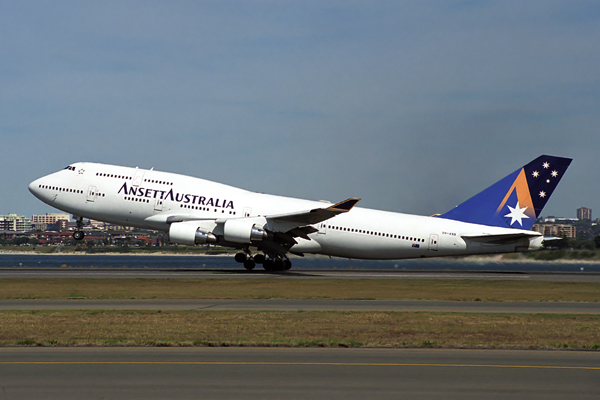 ANSETT AUSTRALIA BOEING 747 400 SYD RF 1495 32TT.jpg