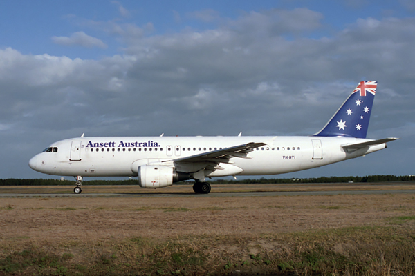 ANSETT AUSTRALIA AIRBUS A320 BNE RF 830 4.jpg