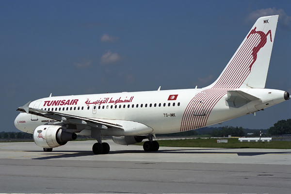 TUNIS AIR AIRBUS A320 MUC RF 1553 16.jpg