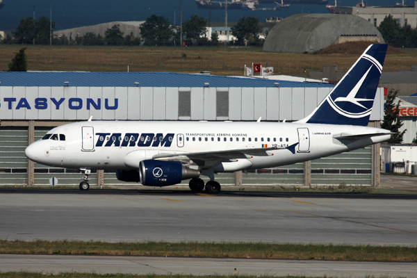 TAROM AIRBUS A318 IST RF IMG_5069.jpg