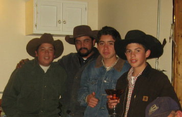 Tio Ricardo y sobrino y sus amigos Dec 31, 2006