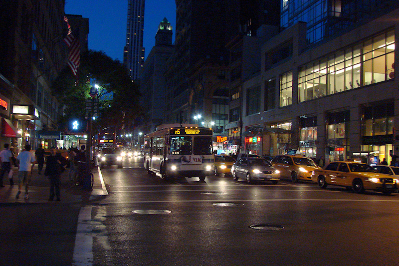 DSC05816 - Busy 5th Avenue