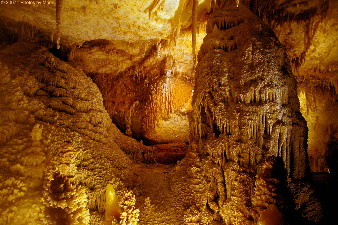 Caverns of Sonora 17585.jpg