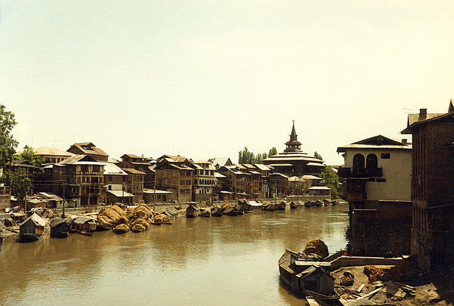 River, boats, and  mosque