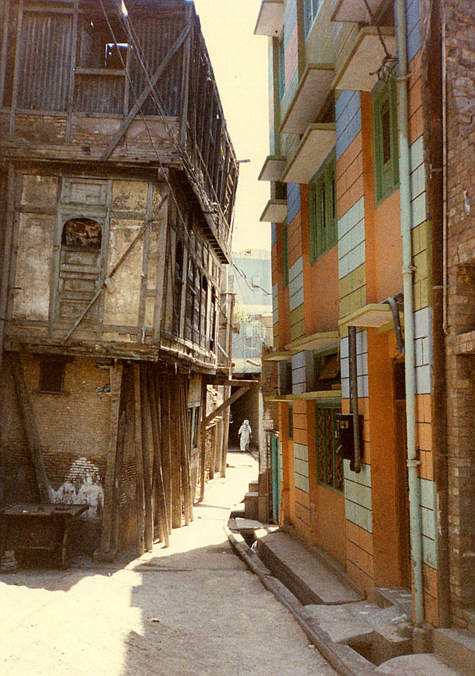 Back street - Gunj neighborhood